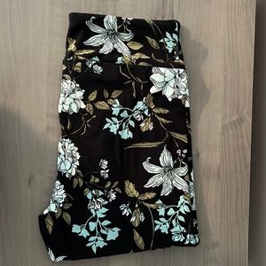 LuLaRoe NEVER BEEN WORN BRAND NEW LEGGINGS